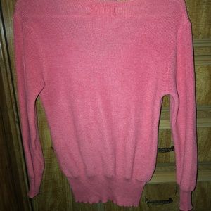 Thin pink sweater